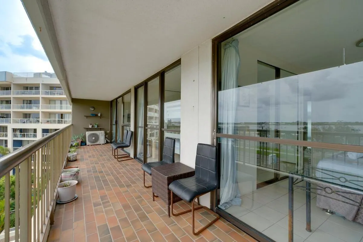 Coastal 2-Bedroom Retreat With Pool & Tennis Court Gold Coast 0*,