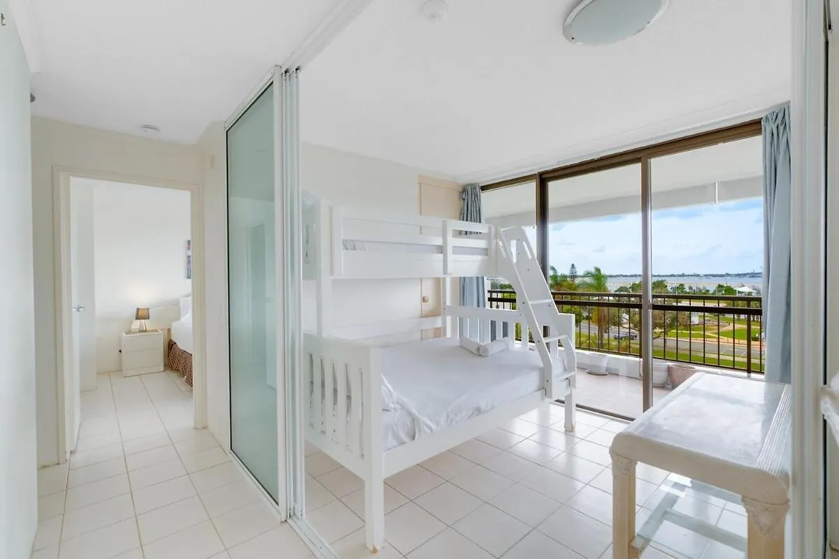 Coastal 2-Bedroom Retreat With Pool & Tennis Court Gold Coast Apartment