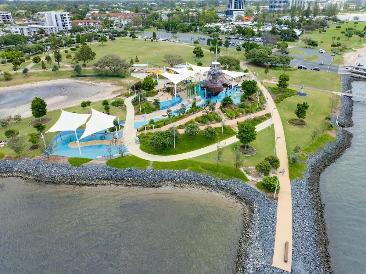 Apartment Coastal 2-Bedroom Retreat With Pool & Tennis Court Gold Coast Australia