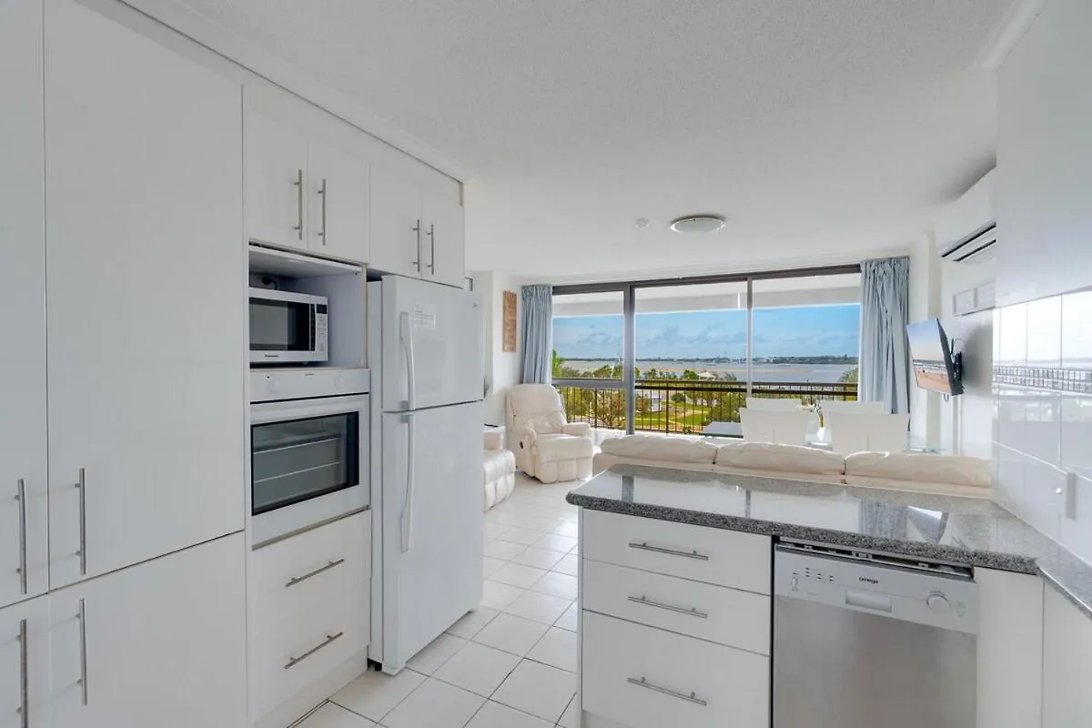 Apartment Coastal 2-Bedroom Retreat With Pool & Tennis Court Gold Coast