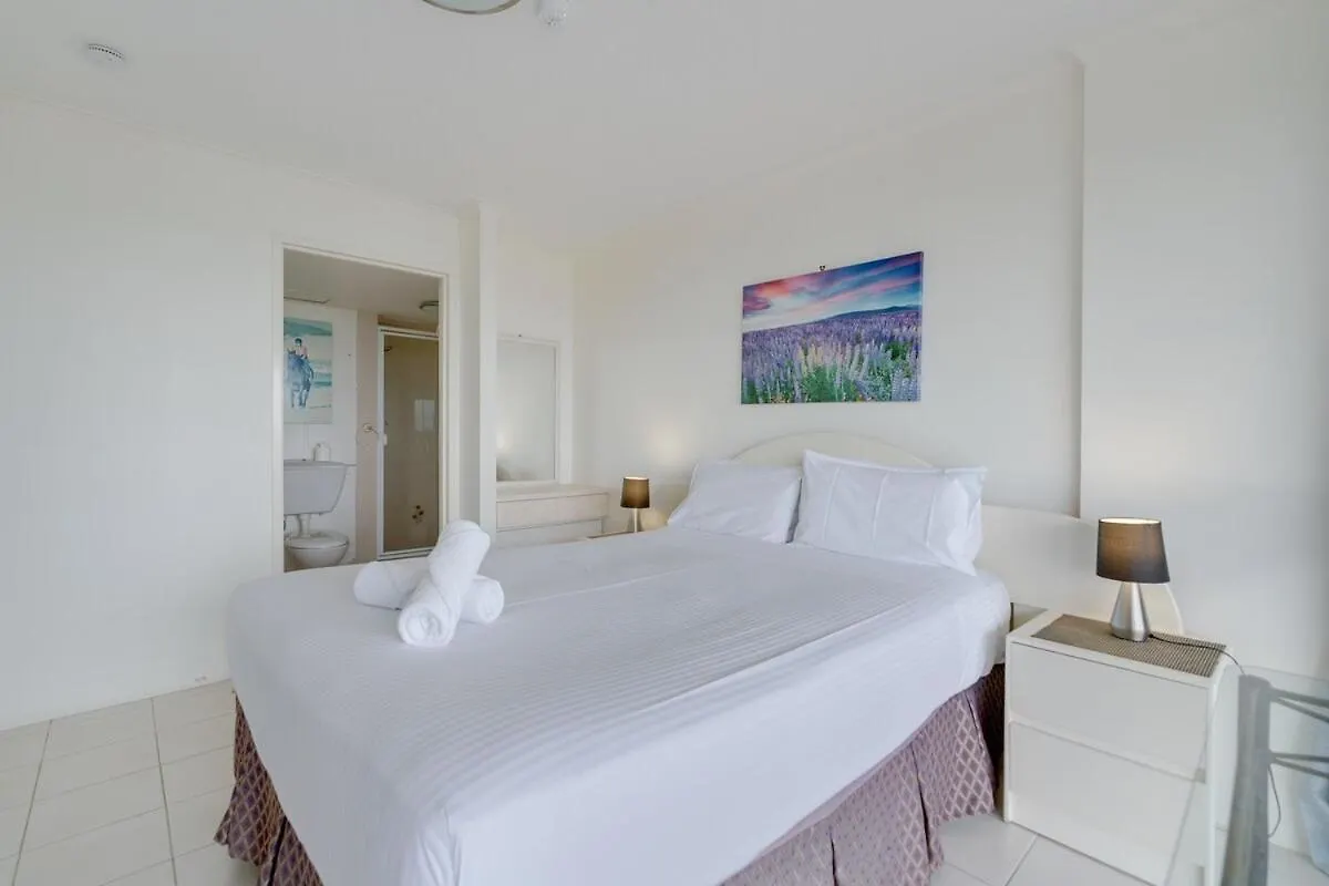 Coastal 2-Bedroom Retreat With Pool & Tennis Court Gold Coast Australia