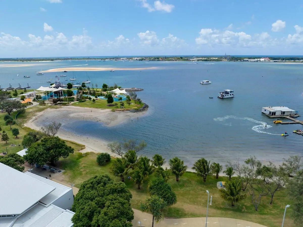 Apartment Coastal 2-Bedroom Retreat With Pool & Tennis Court Gold Coast